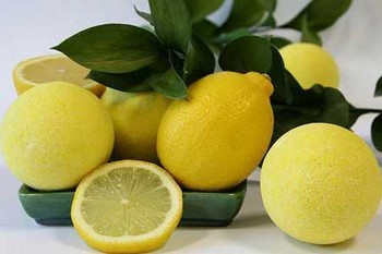 Как осветлить кожу лица с помощью лимона