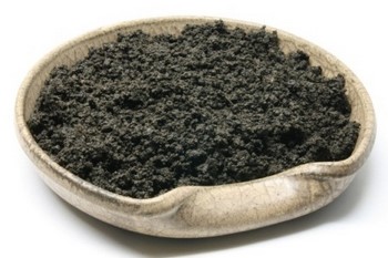 Чёрная глина для лица в домашних условиях