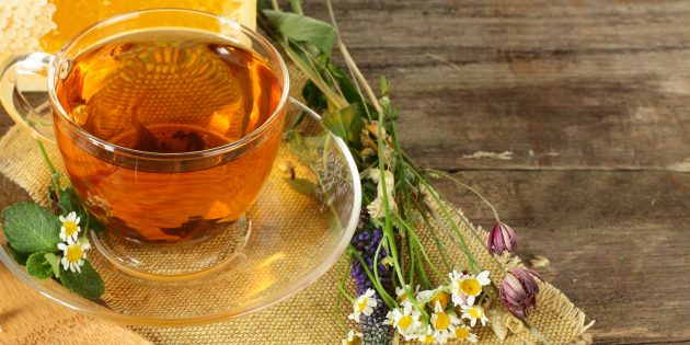Как бороться с бессонницей: поможет ромашковый чай