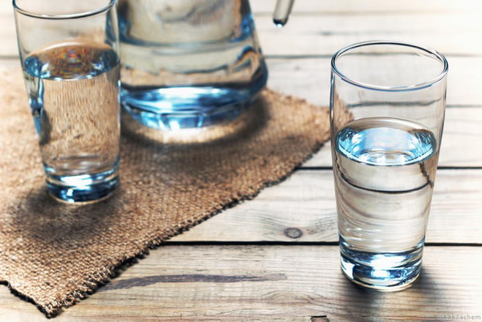 стаканы чистой воды