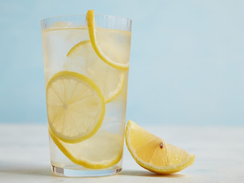 полезная вода с лимоном