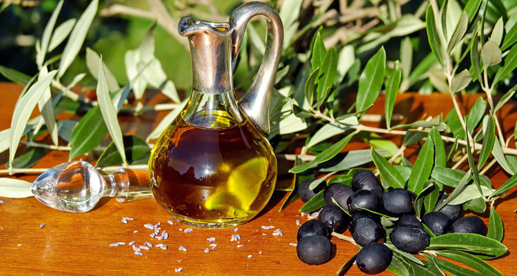 Натуральное оливковое масло для маски