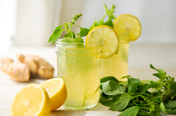Напиток из имбиря, лимона и мёда