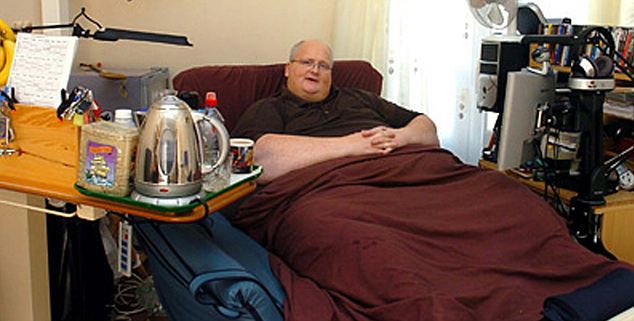 Paul Mason, pictured in 2009, was airlifted to hospital for an operation to reduce his weight