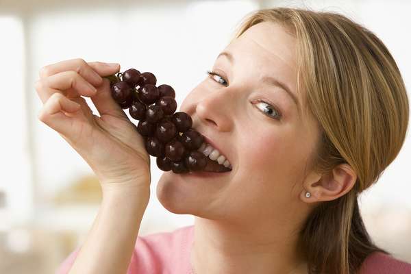 Фото: Черный виноград при похудении