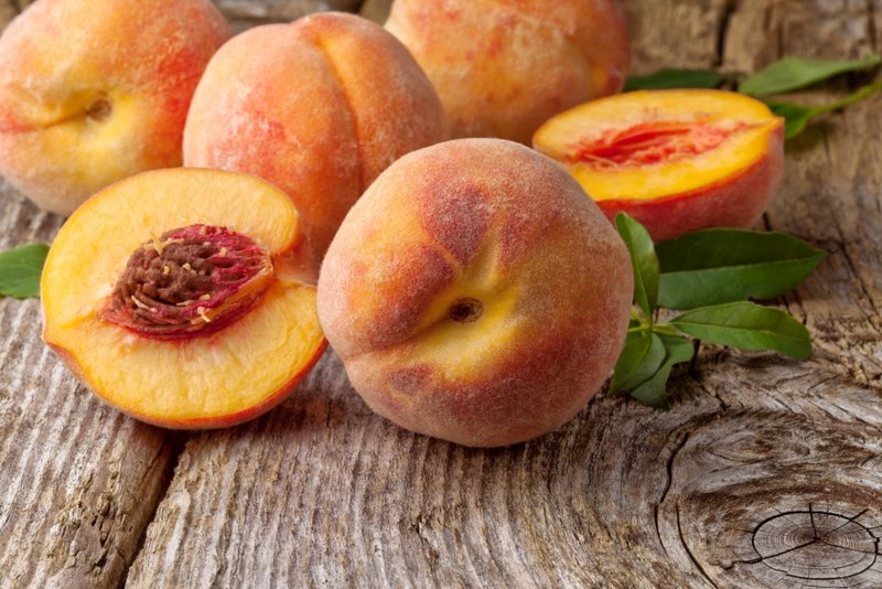 Маска с персиком питает локоны необходимыми витаминами