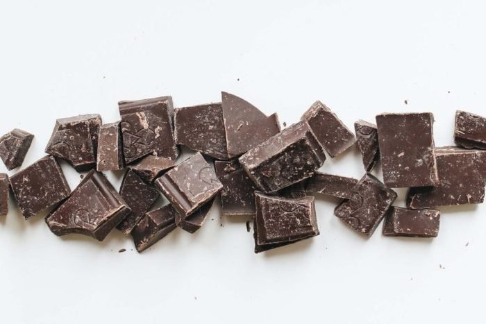 brown-and-white-chocolate-bars-Фото автора Polina Tankilevitch Pexels