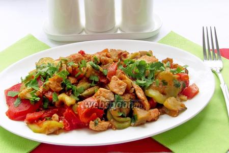 Фото рецепта Куриное филе с овощами