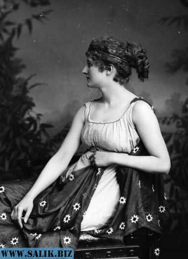 Актриса (возможно Мэри Андерсон) в роли Гипатии (1900 год).