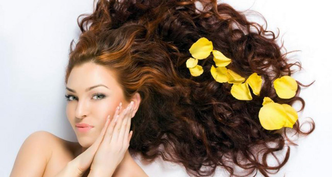 Эфирные масла укрепляют и оздоравливают волосы 