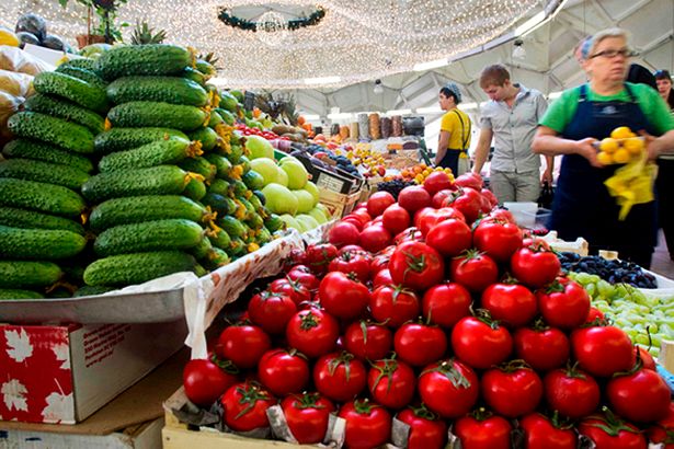 На рынке есть такая же вероятность купить овощи с пестицидами, как и в магазине