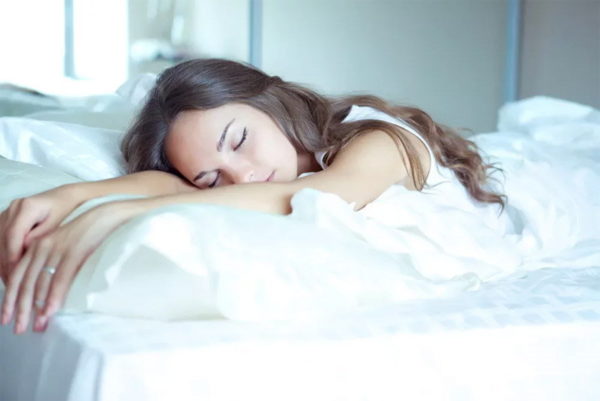 Сон на слишком мягкой кроввати обернется мышечным перенапряжением и нарушением осанки