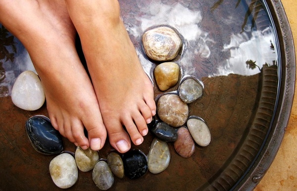 Помогут и контрастные ванны для ног