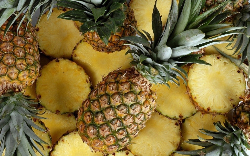 Everything-You-need-to-know-about-pineapple-by-green-blender.jpg