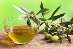 Применение оливкового масла для ухода за ресницами