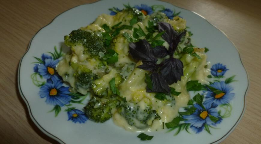 Рецепт брокколи на пару с сырным соусом