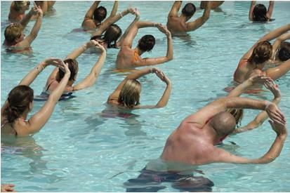 комплекс упражнений в бассейне
