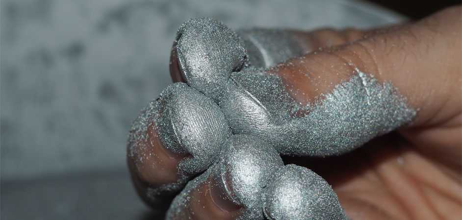 пальцы в алюминии
