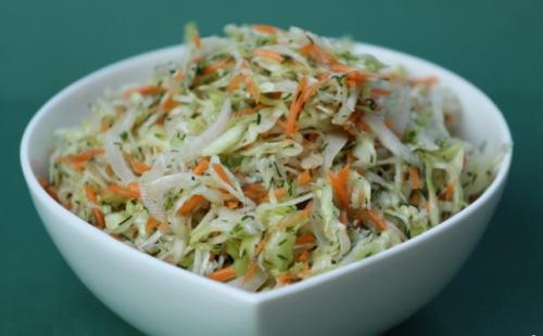 Рецепты диетических салатов для похудения. Салат из свежей капусты