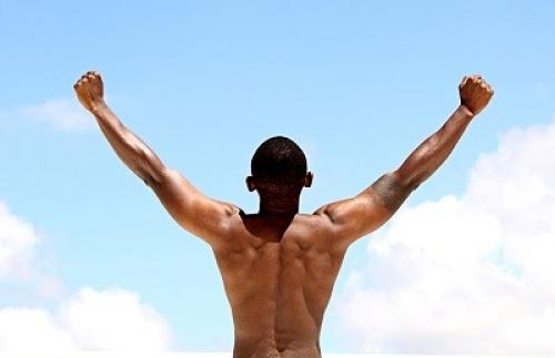 Упражнения с фитнес резинками для мужчин. Что включить в комплекс с резинкой для фитнеса
